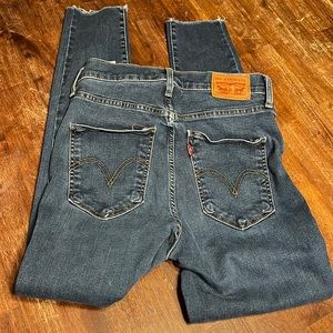 Levi’s Mile High super skinny jeans. Size 28. Inseam 25”